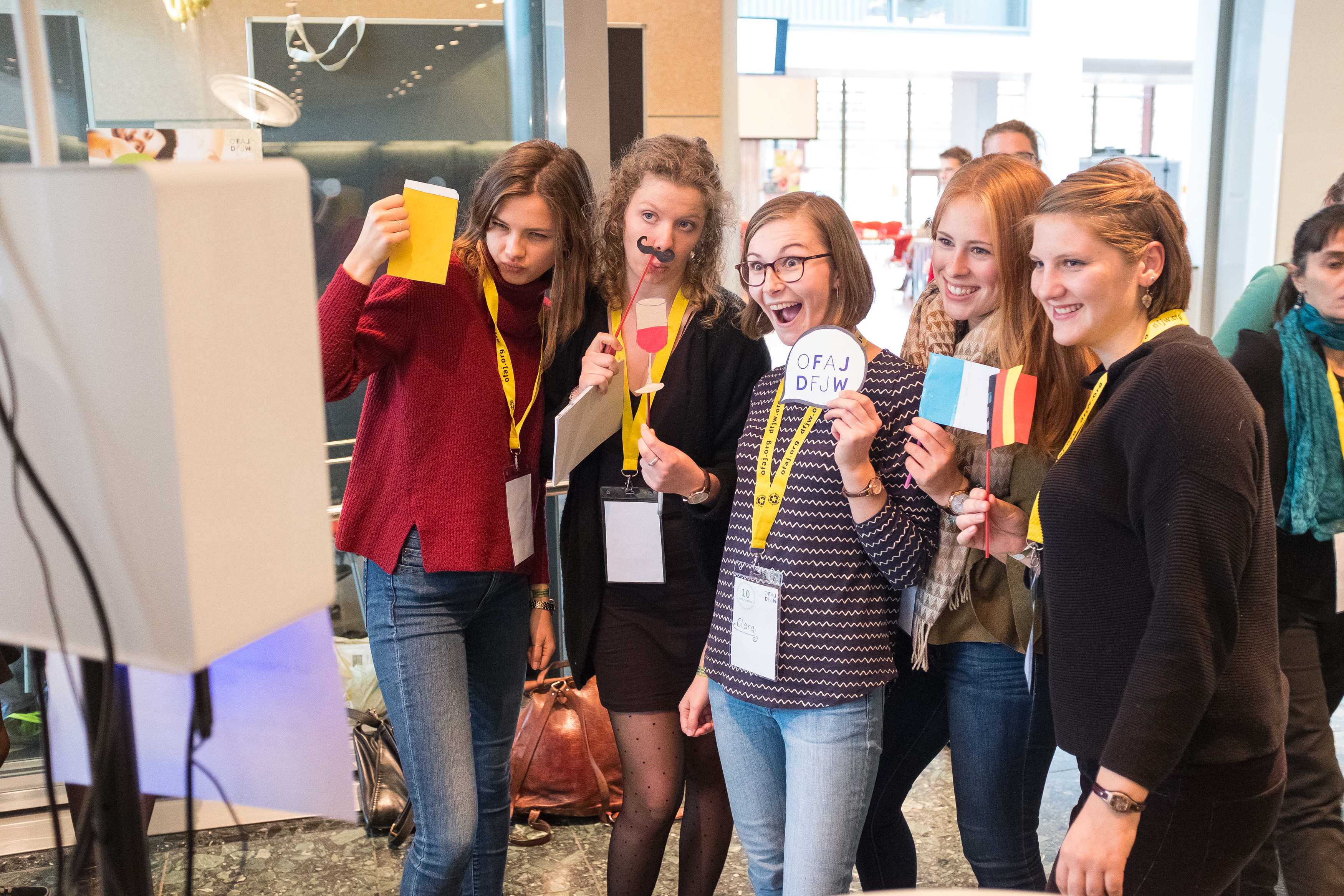 Freiwillige bei der Jubiläumsfeier des Freiwilligendienstes