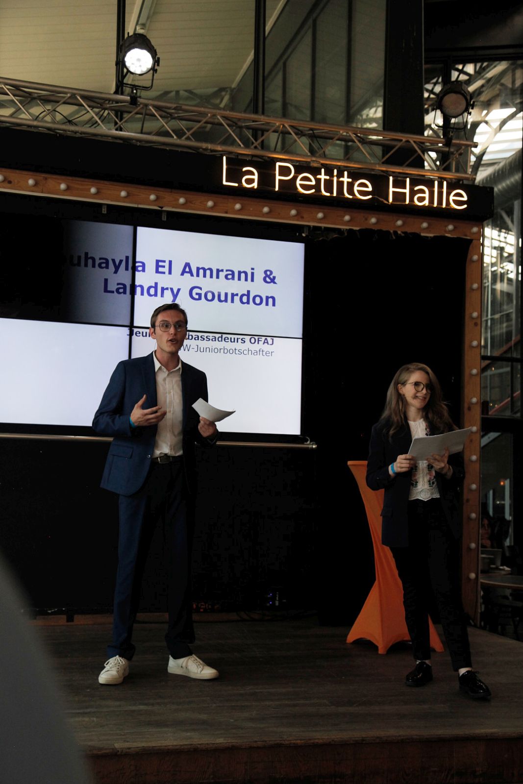 Les jeunes ambassadrices et ambassadeurs Landry Gourdon et Nouhayla El Amrani