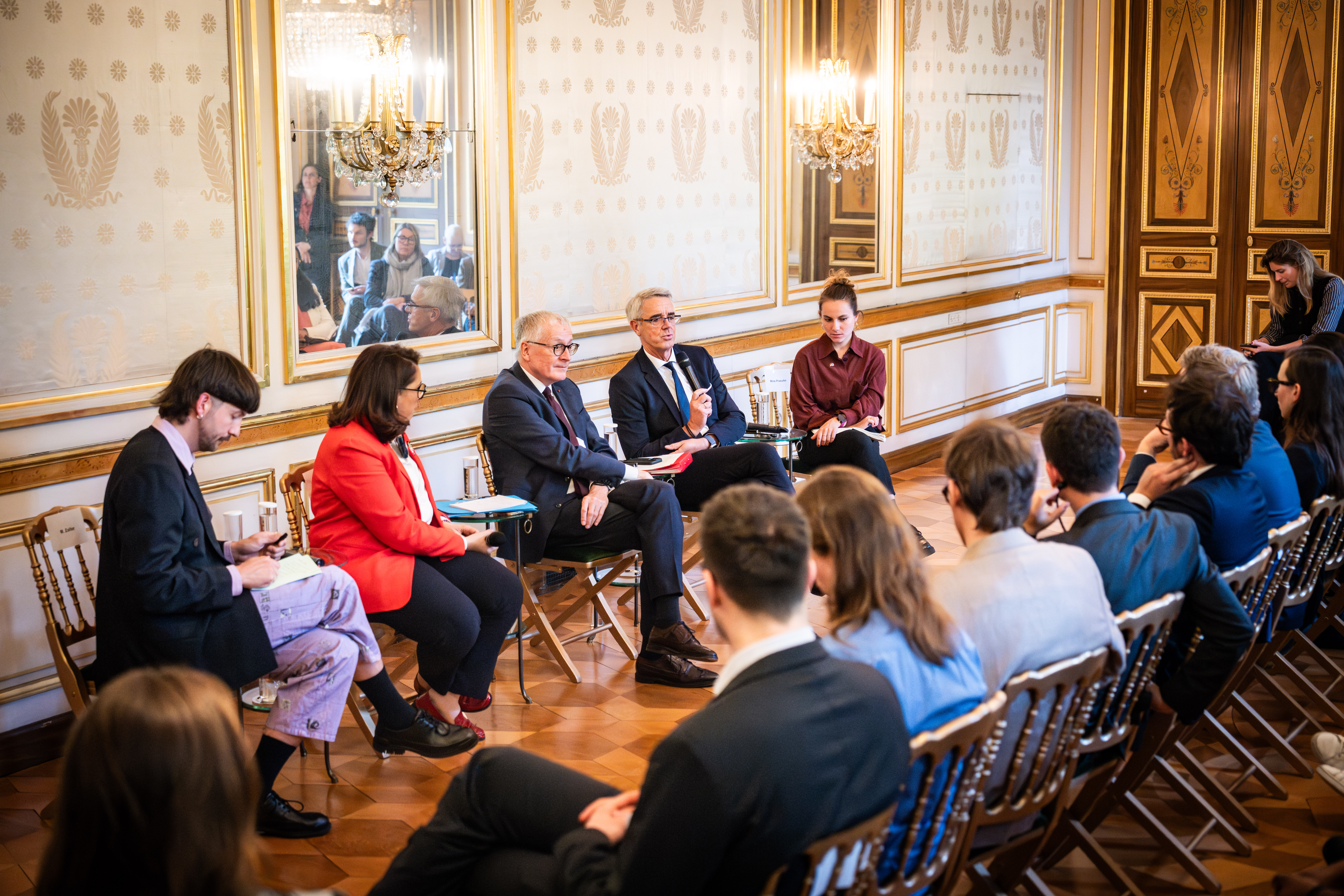 france-politics-social-education-youth-generation-europe-paris-2_0.jpg