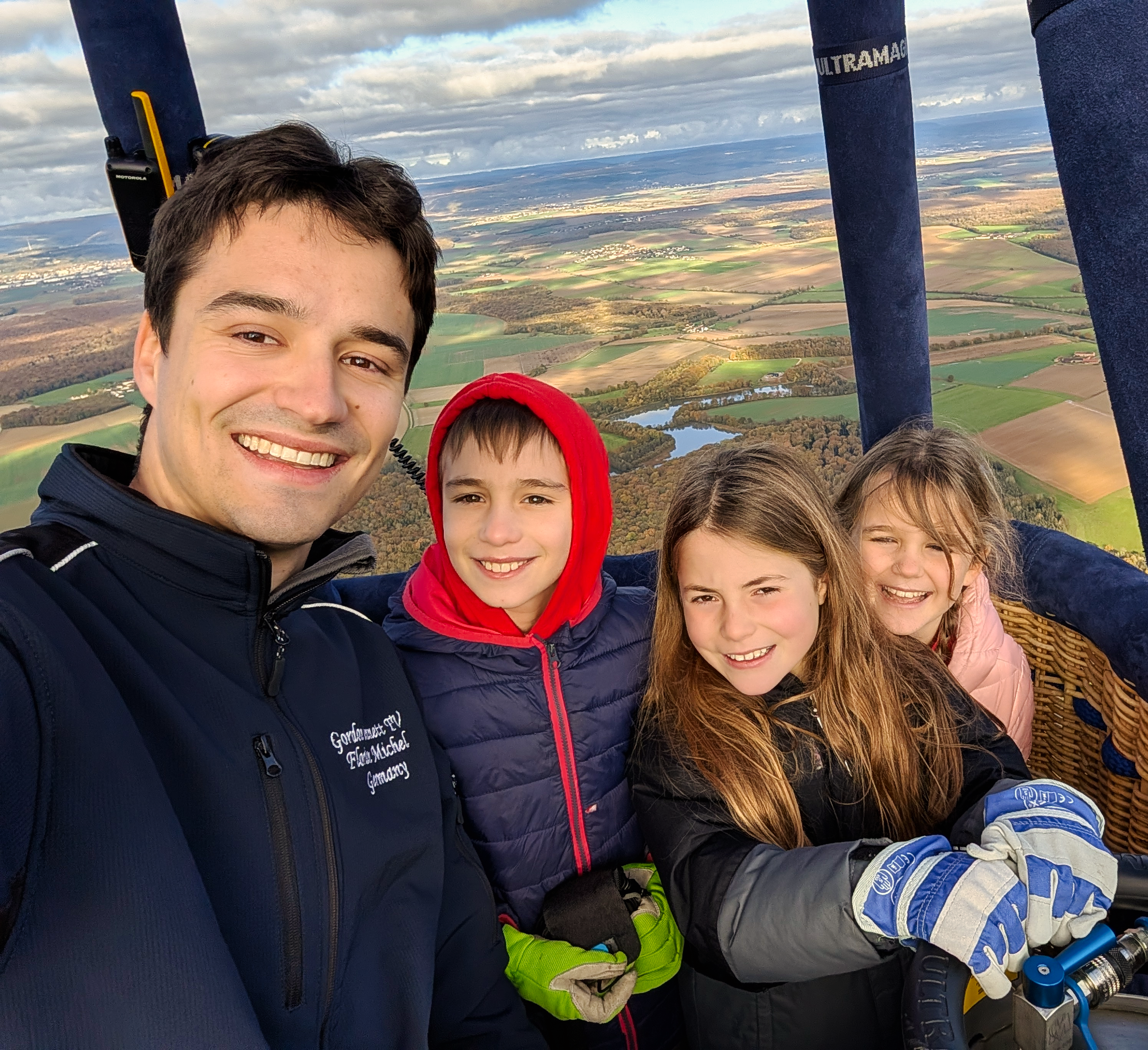 Erste Ballonfahrt der drei Teilnehmer