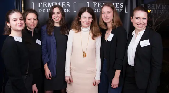 Photo de groupe cinquième cérémonie 100 Femmes de Culture – qui s’est déroulée le 9 octobre 2023 au Palais de Tokyo à Paris