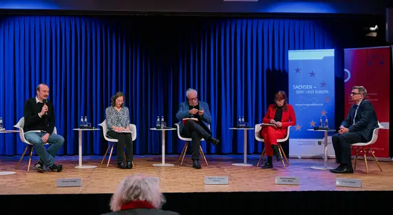 table ronde sur le thème de « L’éducation citoyenne dans le dialogue franco-allemand »