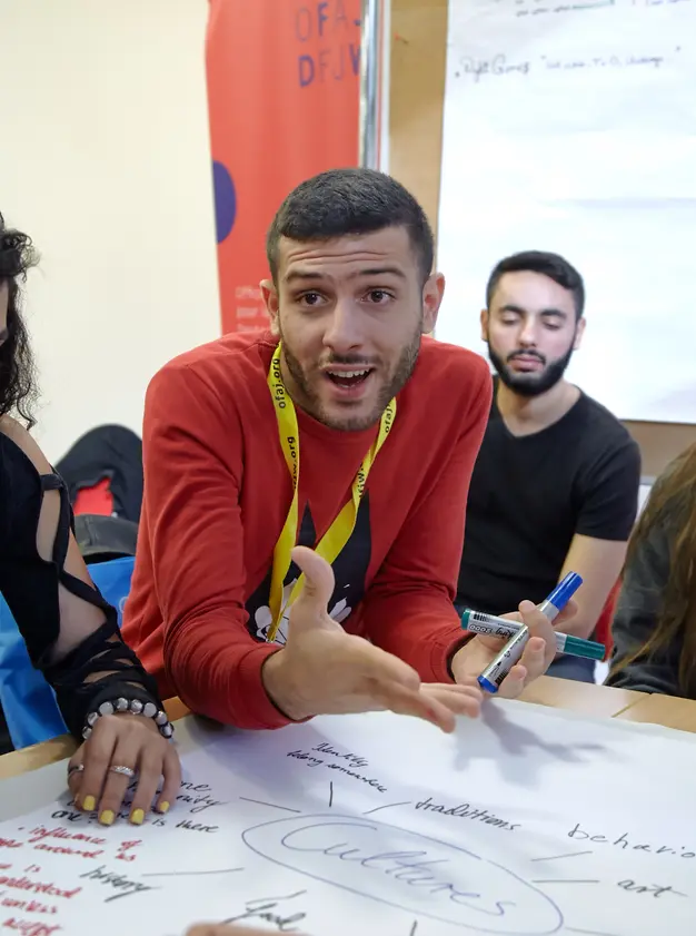 Des jeunes lors d'un atelier sur l'Europe