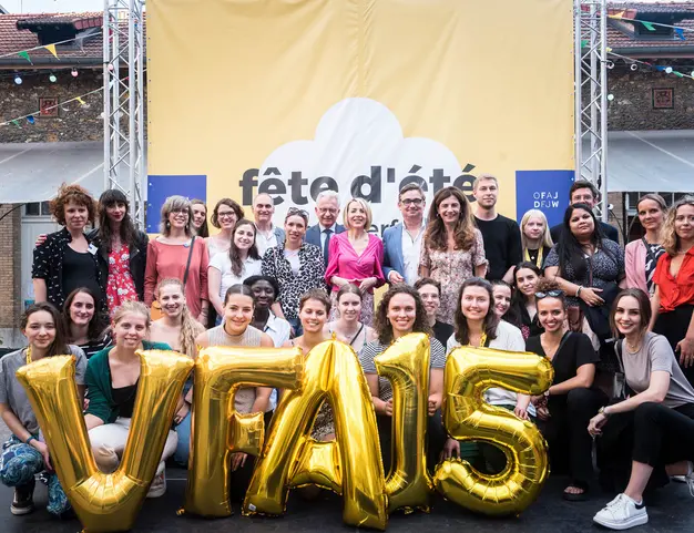 Agents de l'OFAJ et participants lors de la fête d'été