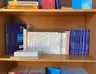 Bibliothèque avec les livres de la recherche de l'OFAJ