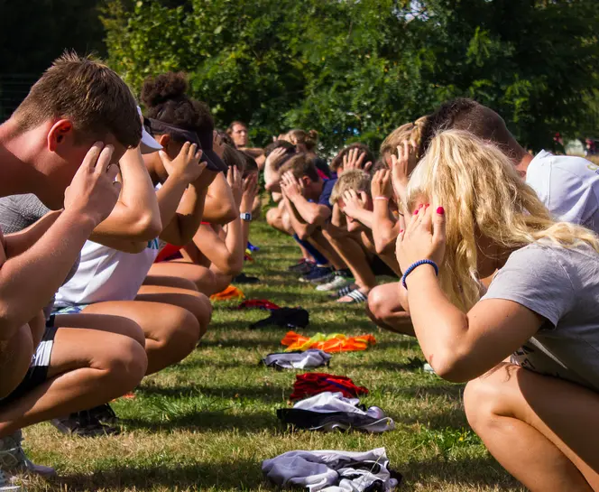 Jeunes lors d'un entraînement de sport