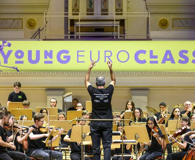 Un orchestre franco-allemand de jeunes donne un concert au Konzerthaus de Berlin