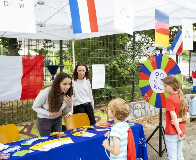 Stand de l'OFAJ lors de la fête des jeunes et des familles