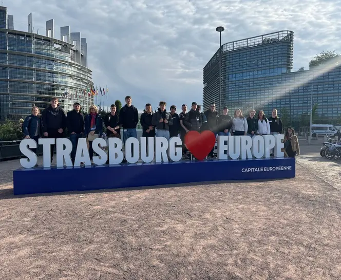 Jeunes_parlement_européen.jpeg