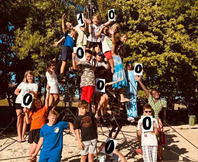 groupe_jeunes_10mio.jpg
