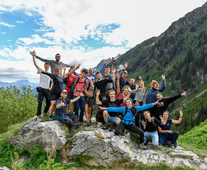 Les jeunes internationaux ensemble